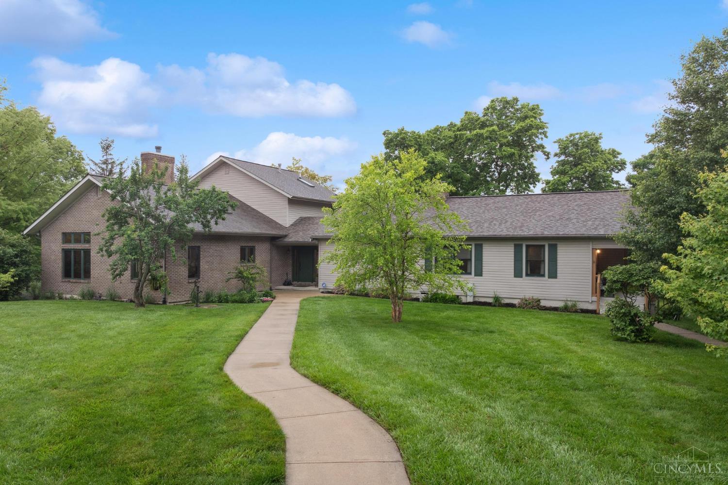 402 Wilson Park Drive, Miamisburg, Ohio image 1