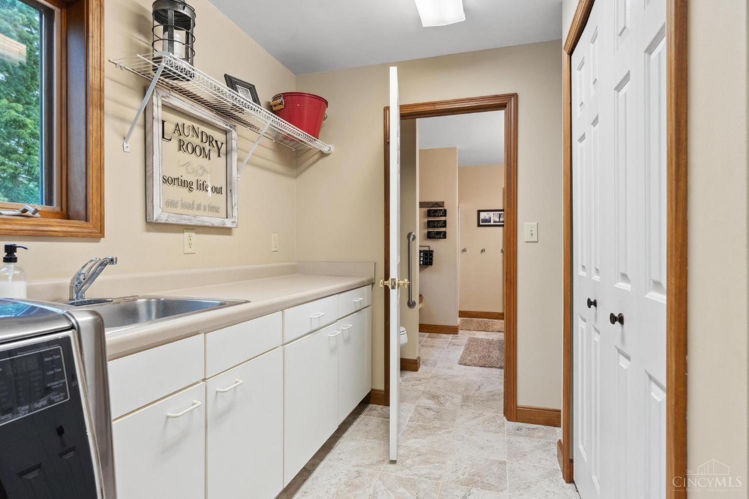 402 Wilson Park Drive, Miamisburg, Ohio image 14