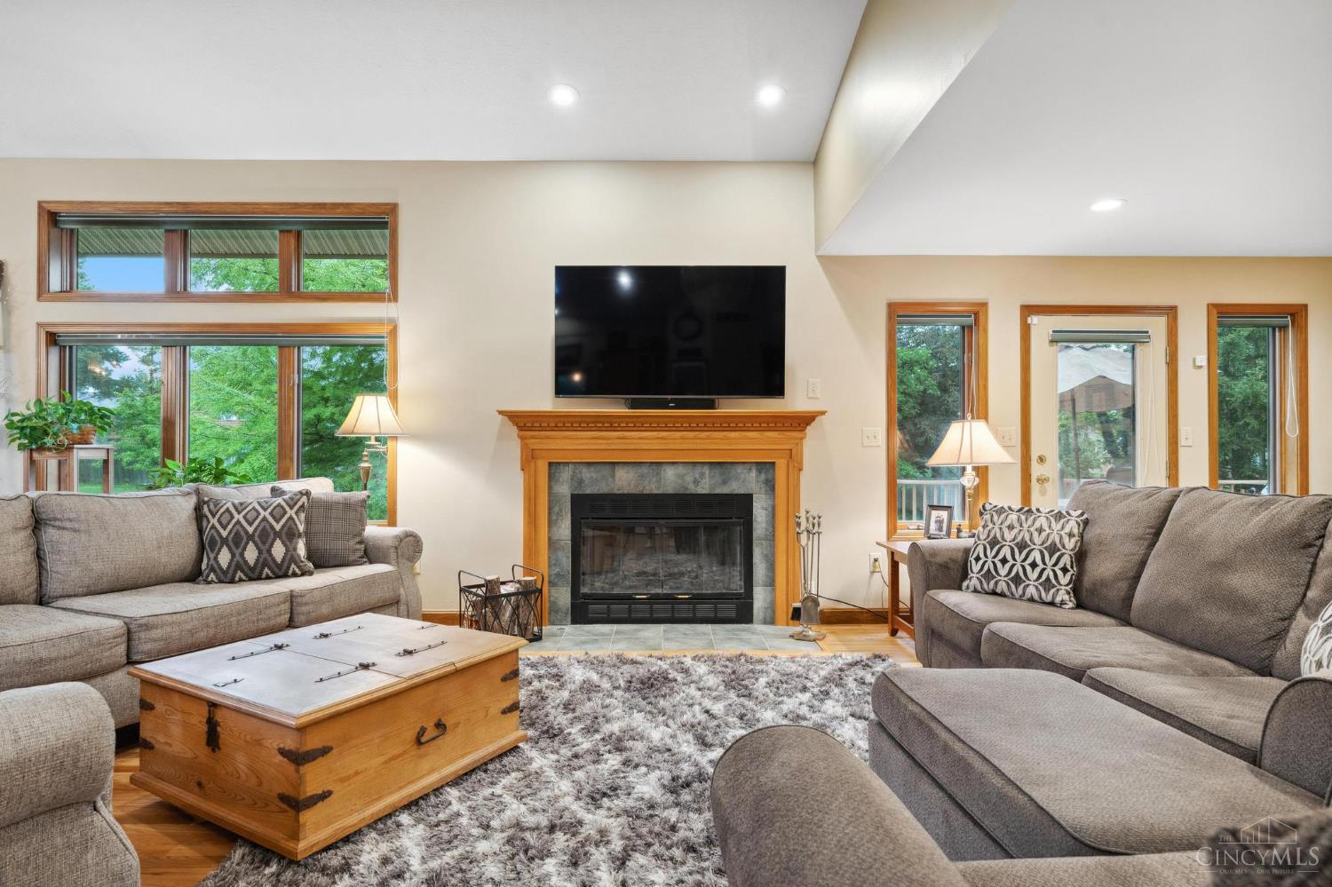 402 Wilson Park Drive, Miamisburg, Ohio image 3