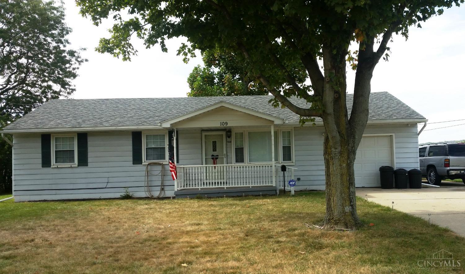 109 Cranewood Drive, Trenton, Ohio image 1
