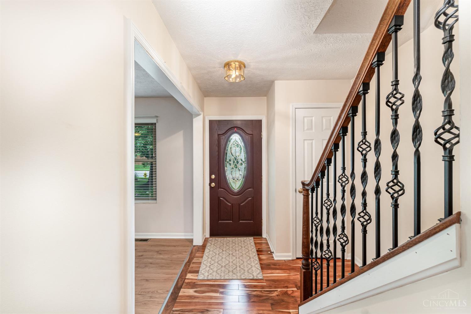 8668 Beckys Ridge Drive, Colerain Twp, Ohio image 2