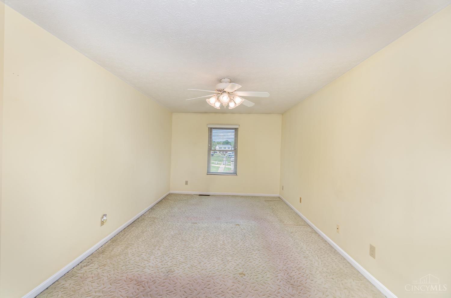 8668 Beckys Ridge Drive, Colerain Twp, Ohio image 14