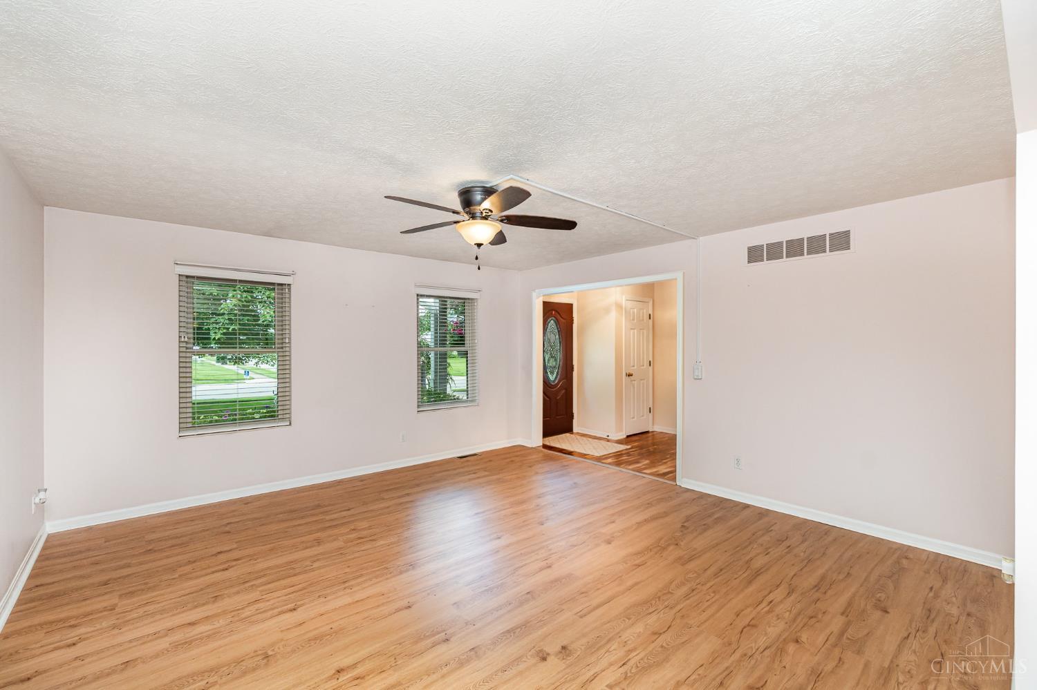 8668 Beckys Ridge Drive, Colerain Twp, Ohio image 4