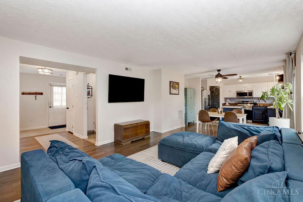 302 Deer Creek Drive