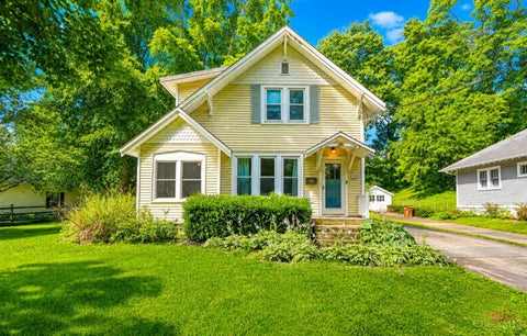 Homes For Sale - 1525 Maple Avenue<br/> Wyoming, OH 45215