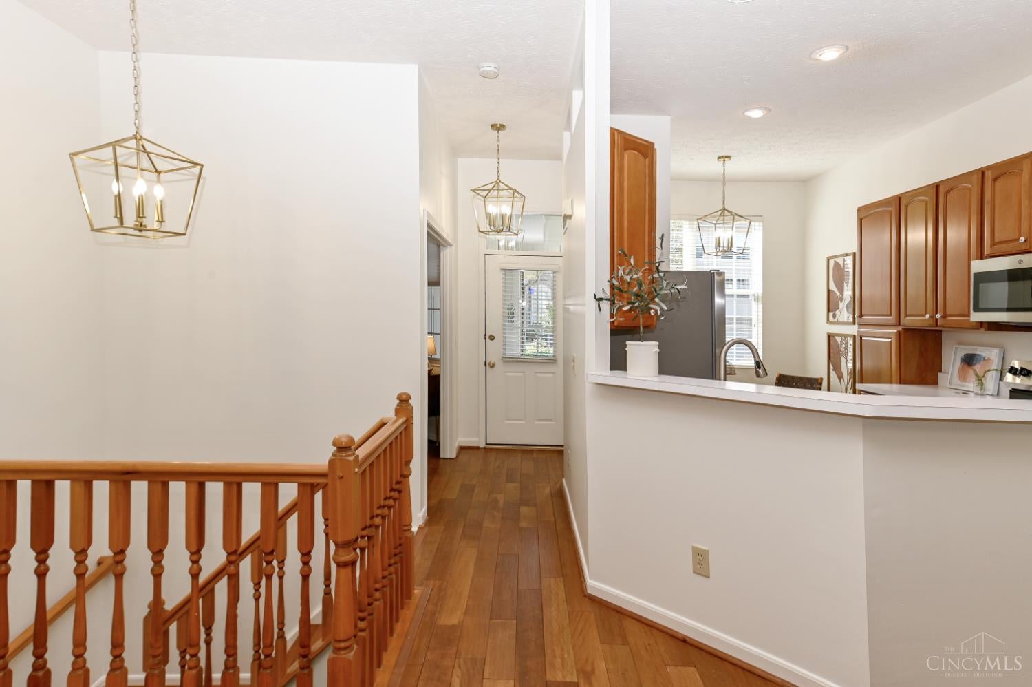 6528 Silverfox Drive