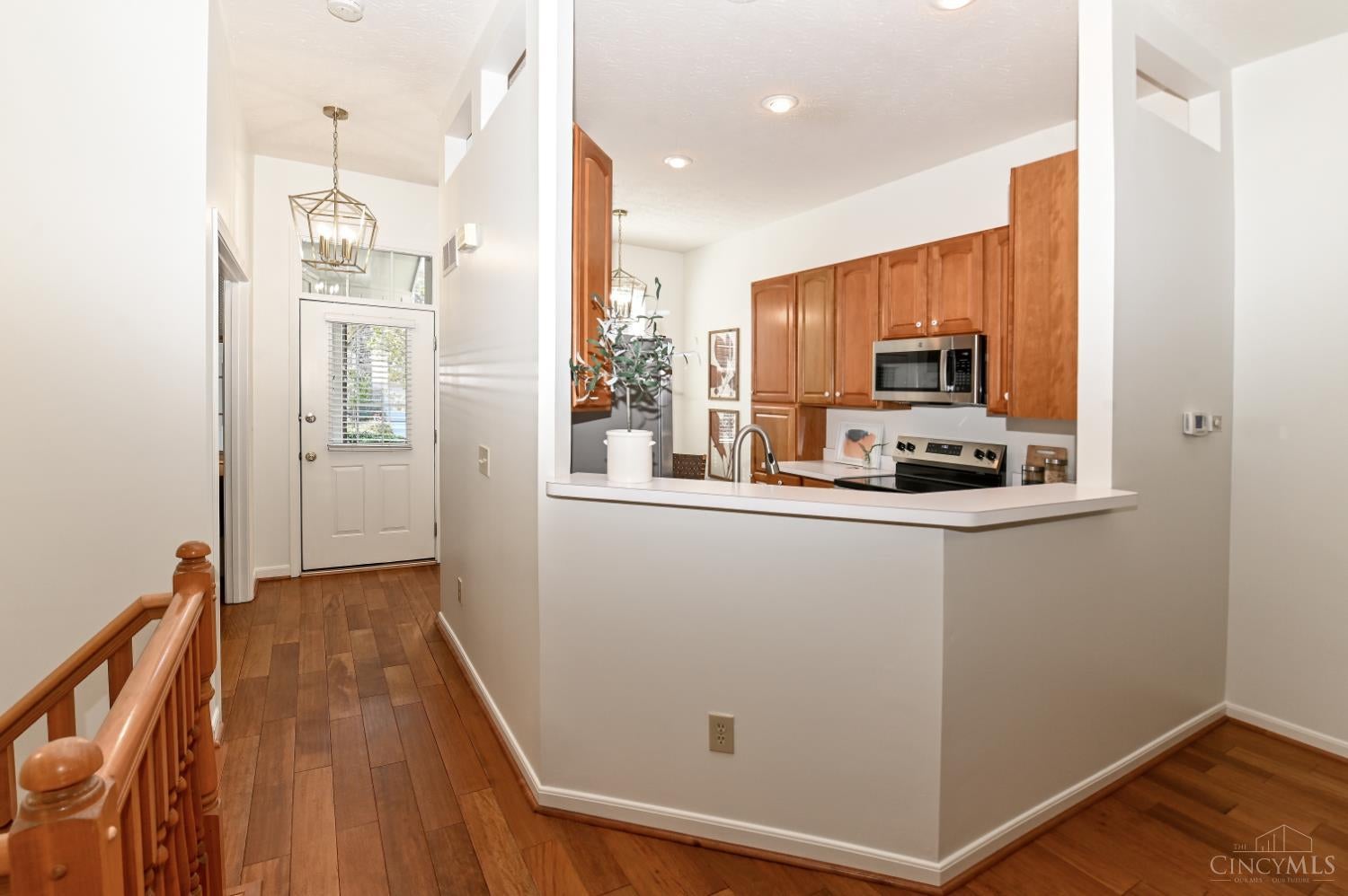 6528 Silverfox Drive