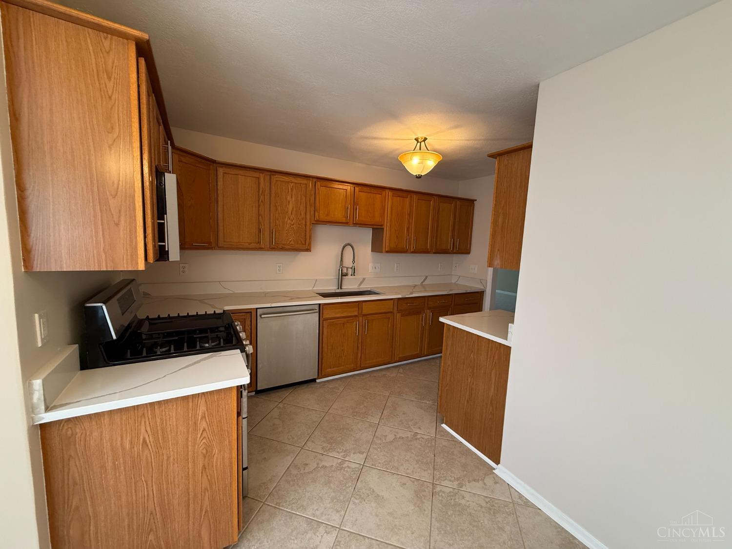 9274 Westchester Park Court, West Chester, Ohio image 4