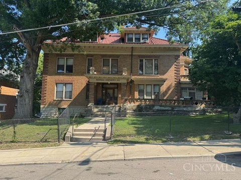 Apartment For Rent - 230 Rockdale Avenue<br/> Cincinnati, OH 45229