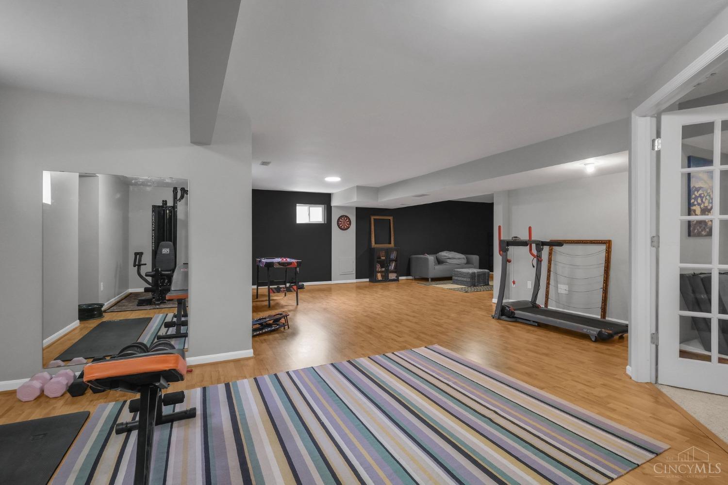 6863 Parklake Drive, Mason, Ohio image 32