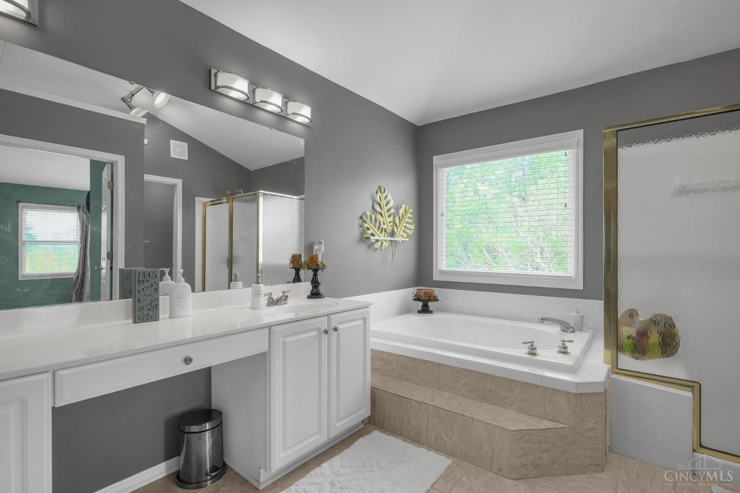 6863 Parklake Drive, Mason, Ohio image 18