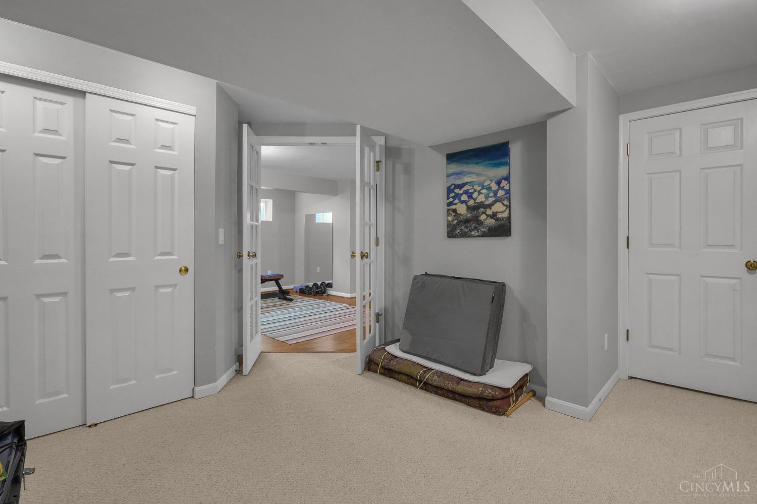 6863 Parklake Drive, Mason, Ohio image 33