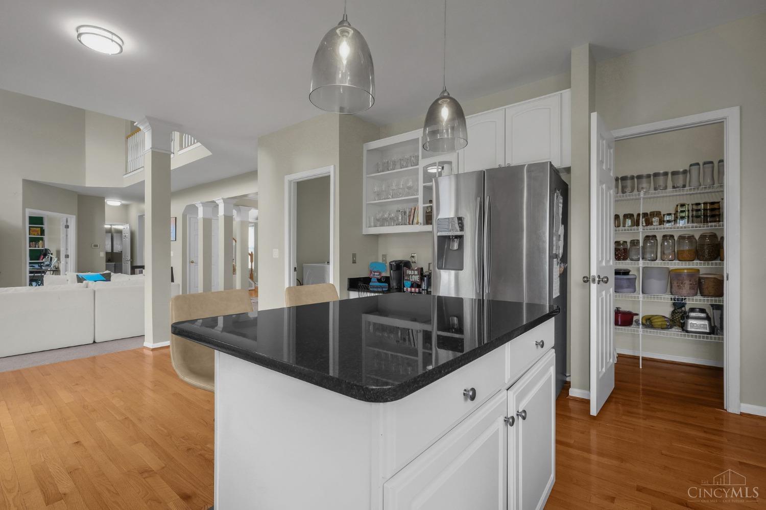 6863 Parklake Drive, Mason, Ohio image 11