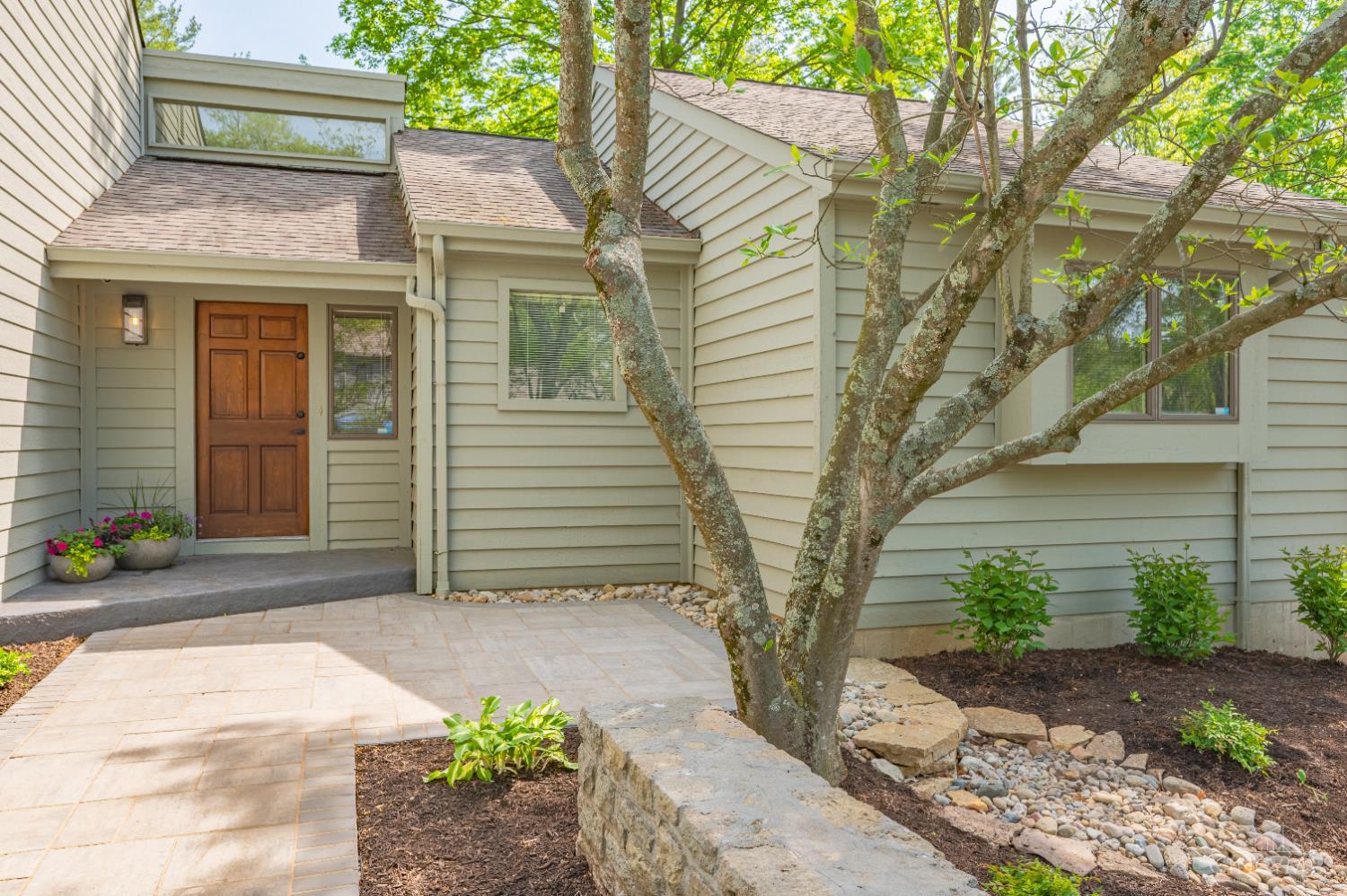 9 Falling Brook Lane