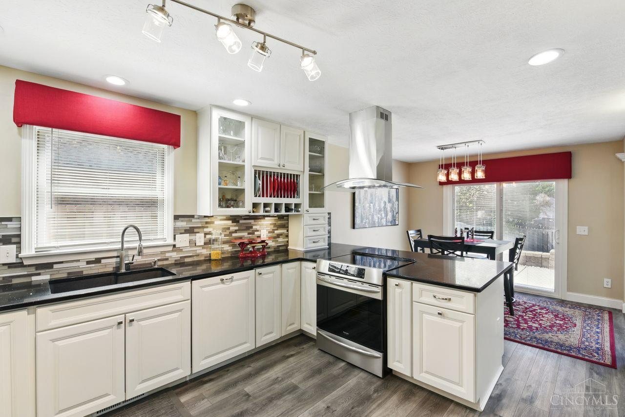 2241 Four Seasons Trail, Miamisburg, Ohio image 14