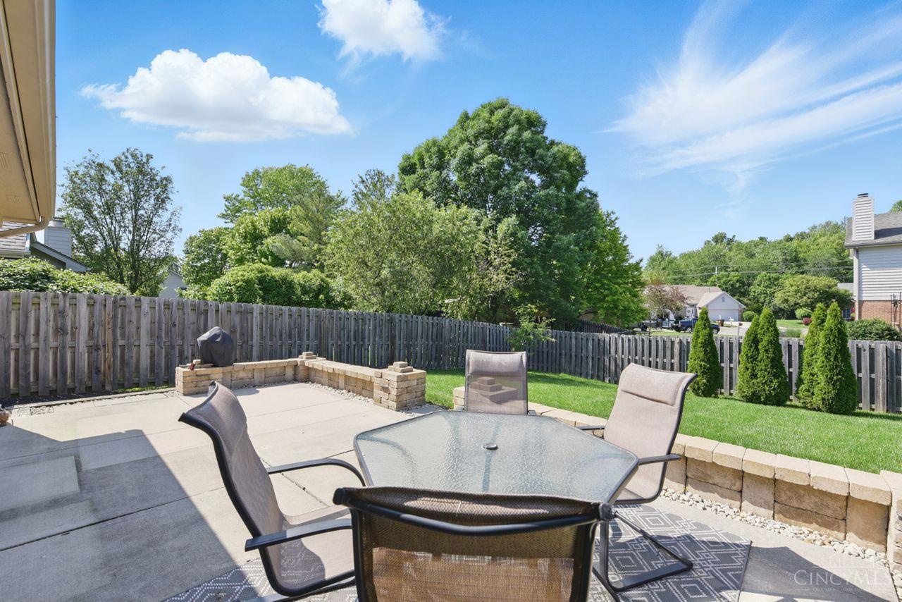 2241 Four Seasons Trail, Miamisburg, Ohio image 32