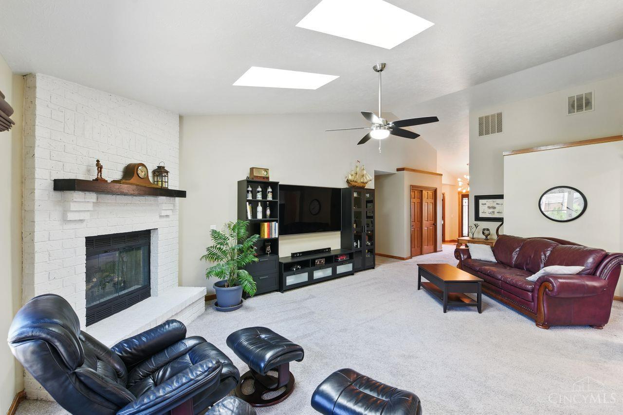 2241 Four Seasons Trail, Miamisburg, Ohio image 16