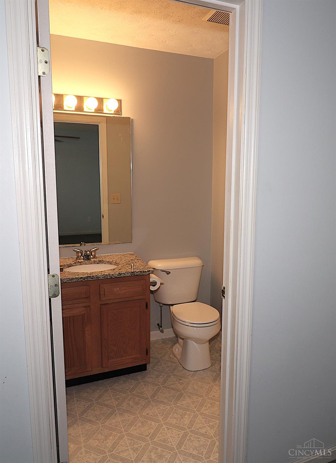 655 Alpine Place, Trenton, Ohio image 23