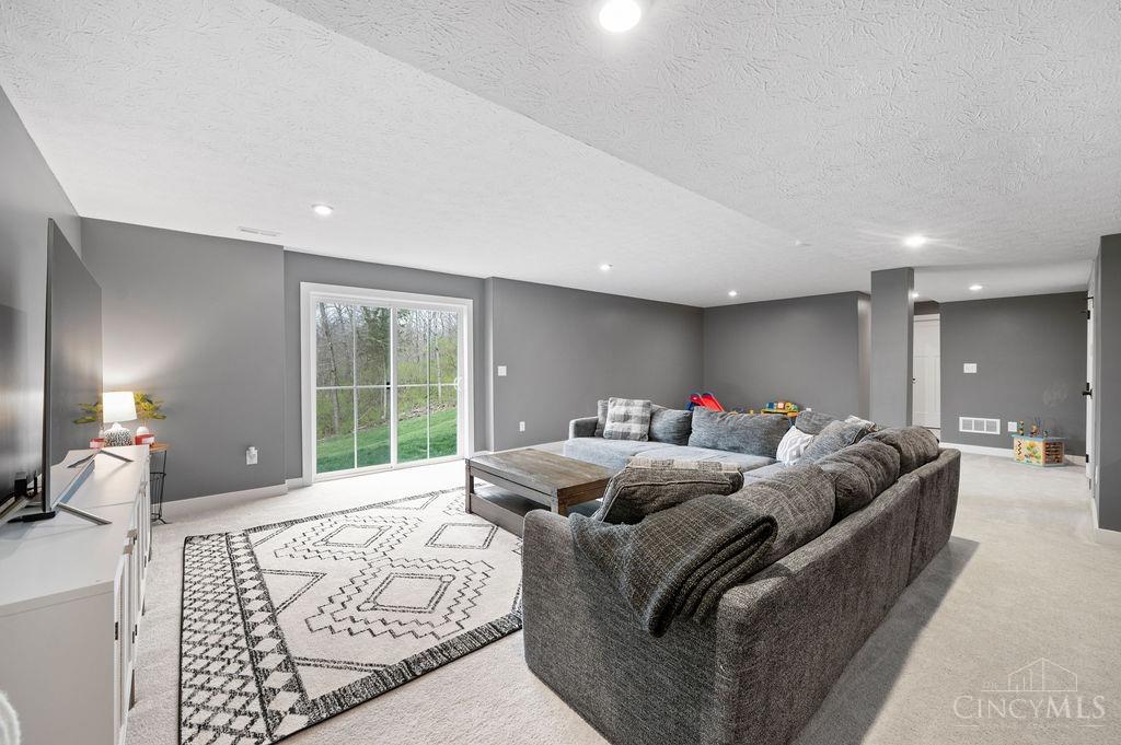 1383 Autumn Ridge Drive, Lebanon, Ohio image 34