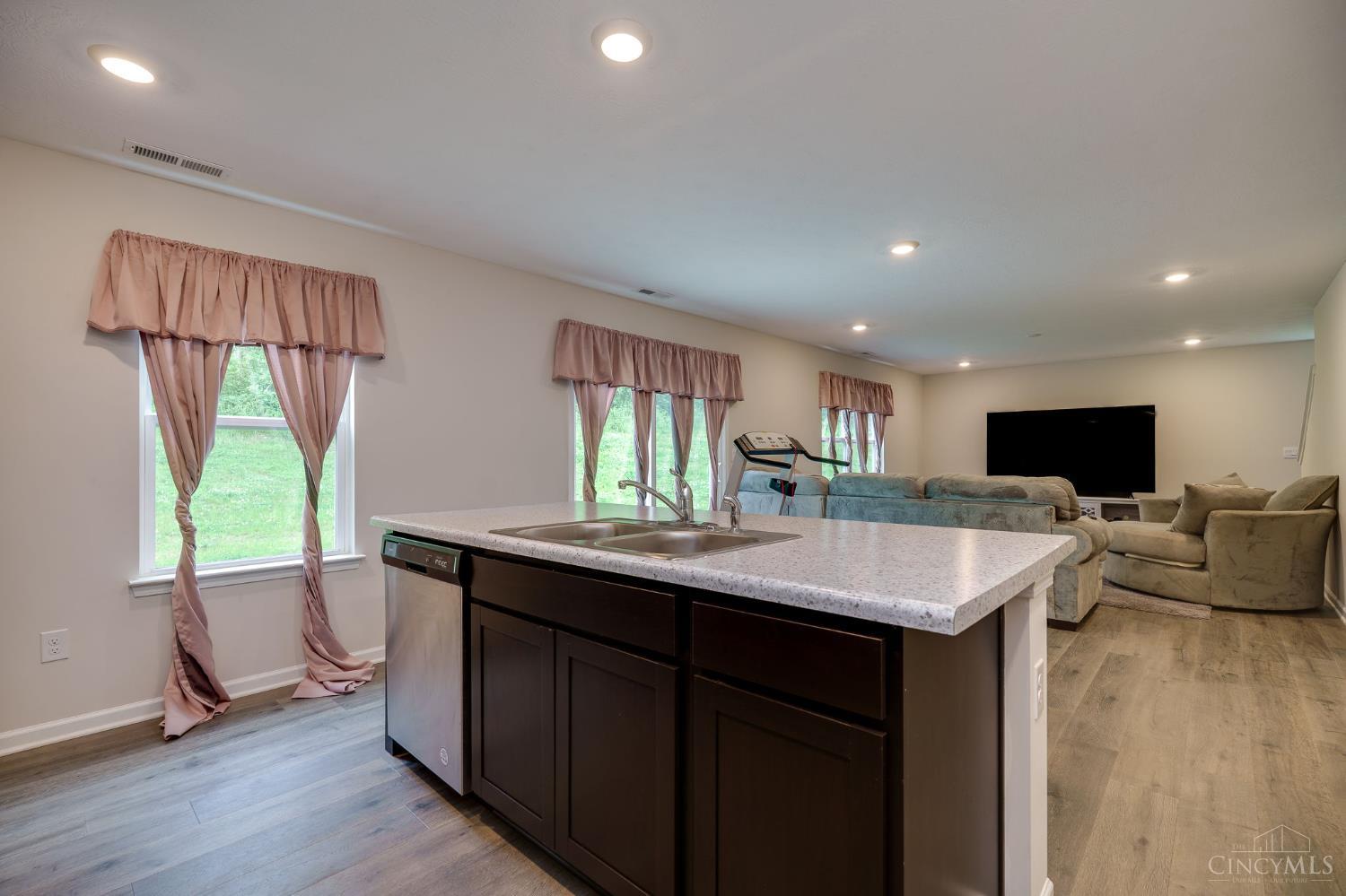 103 River Heights Drive, New Richmond, Ohio image 7