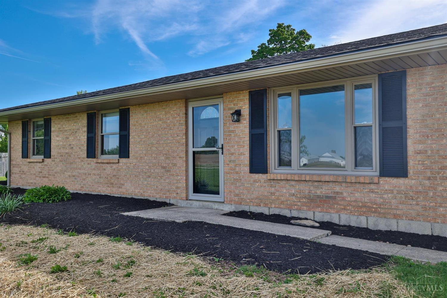 10872 Hetzler Road, Gratis Twp, Ohio image 3
