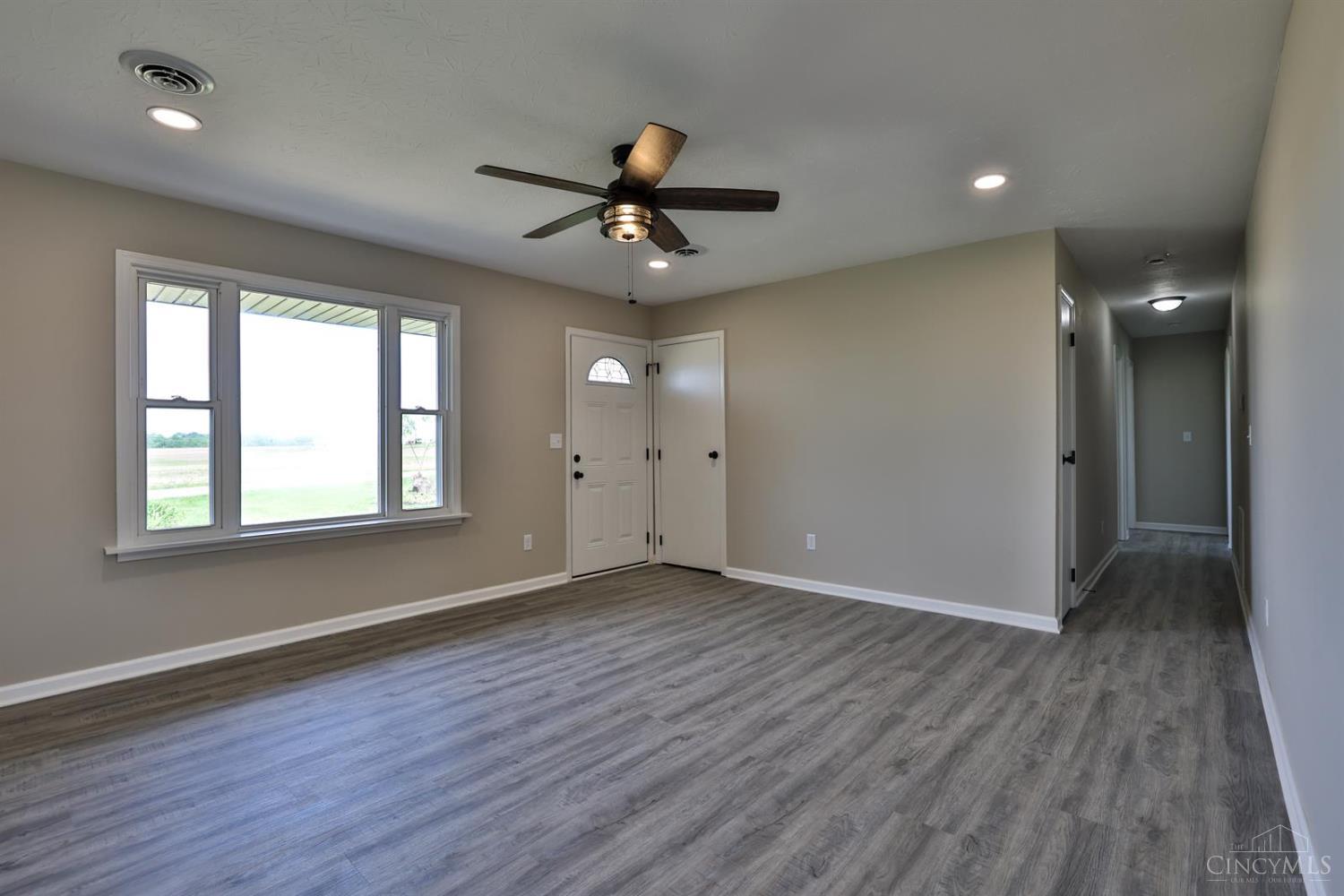 10872 Hetzler Road, Gratis Twp, Ohio image 4