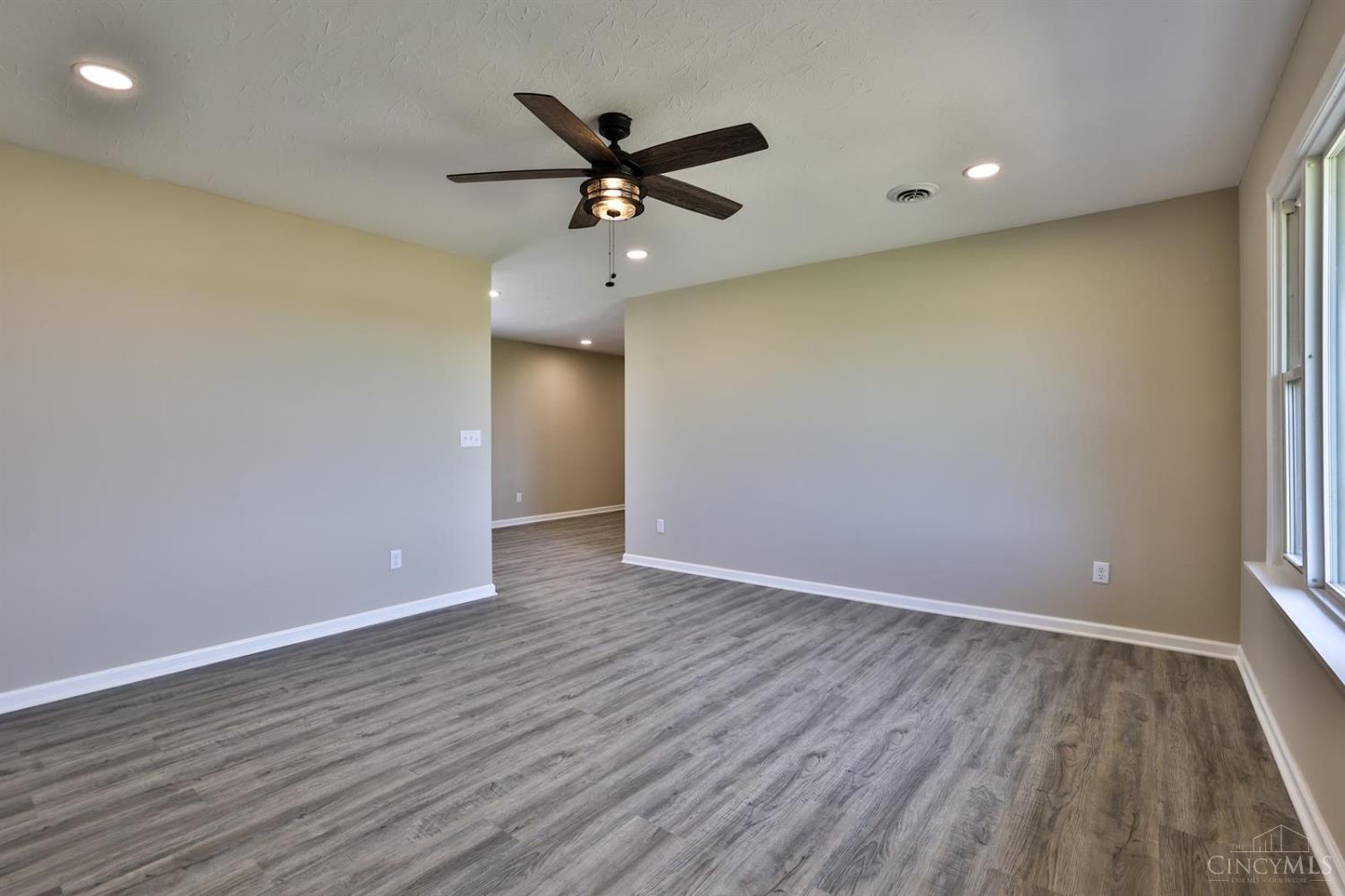 10872 Hetzler Road, Gratis Twp, Ohio image 5