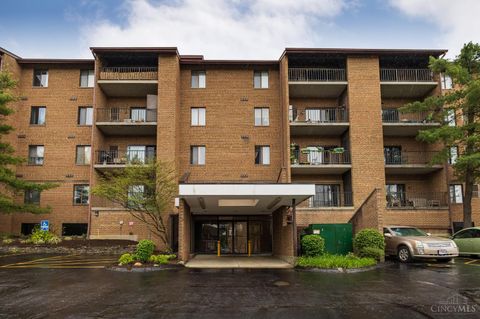 Condo For Rent - 3004 Glenmore Avenue<br/> Cincinnati, OH 45238