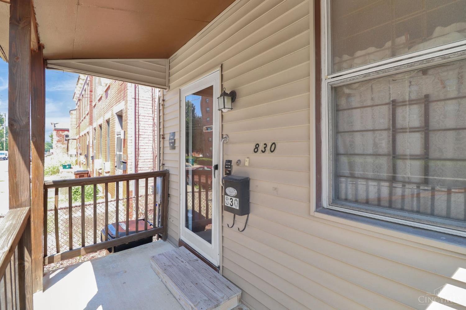 830 Poplar Street