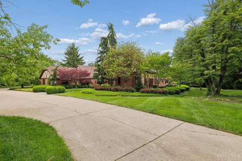 Photo of 9 Little Creek Lane, Glendale, OH 45246 (MLS # 1877720)