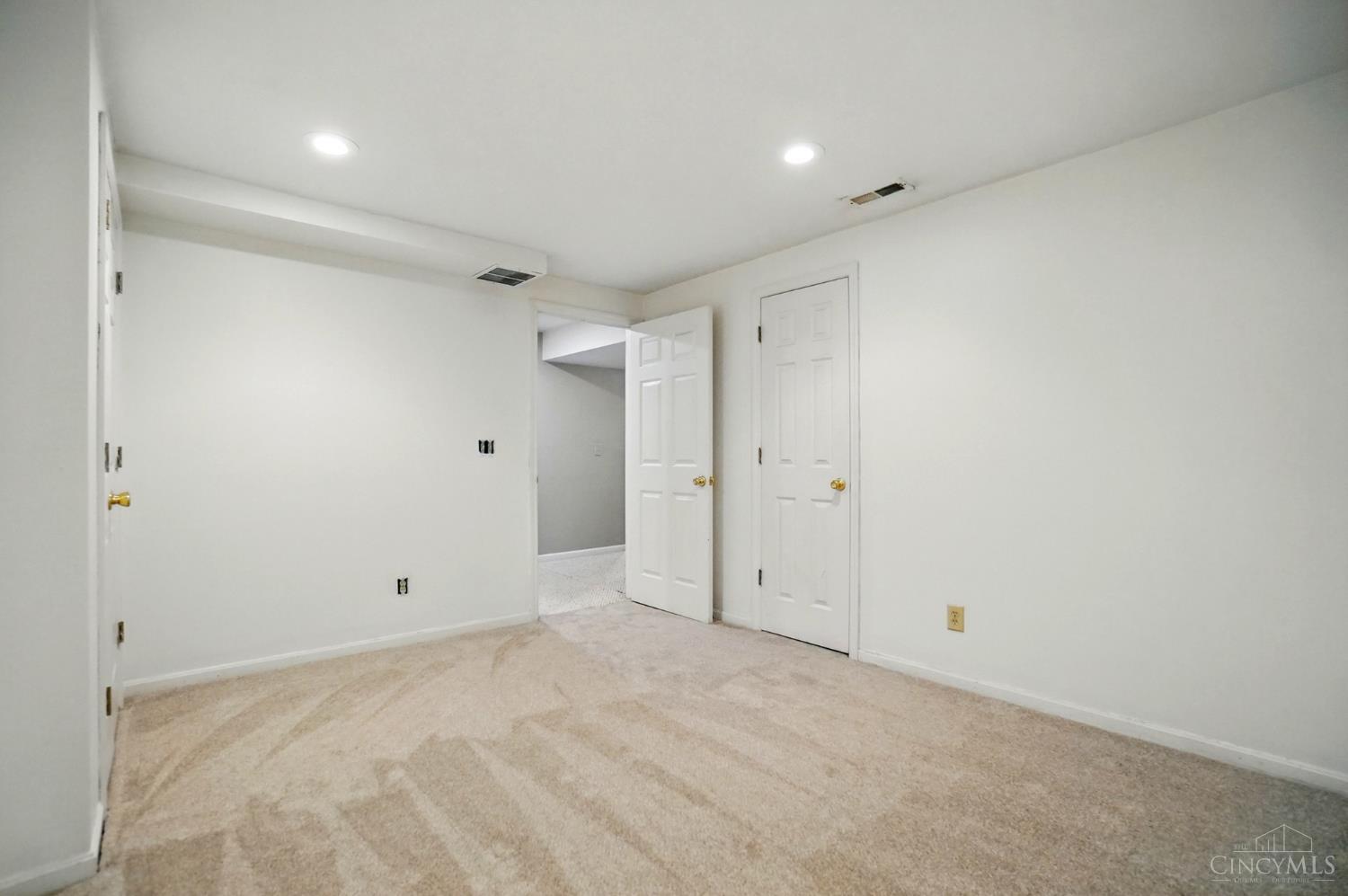 3396 Woodside Drive, Fairfield, Ohio image 32