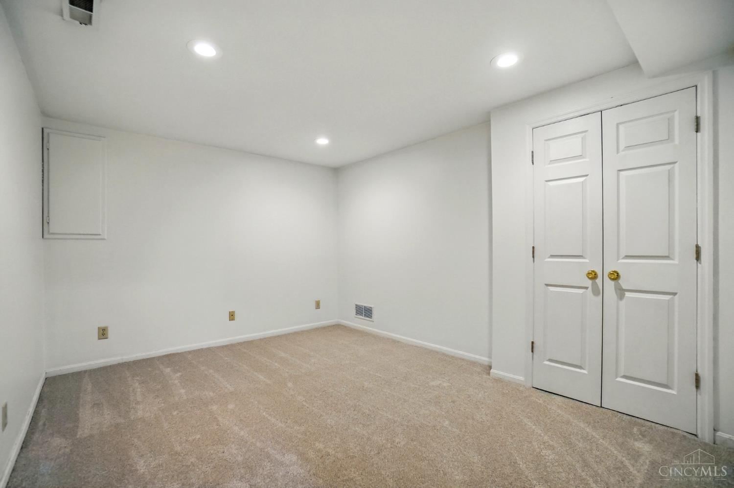 3396 Woodside Drive, Fairfield, Ohio image 31