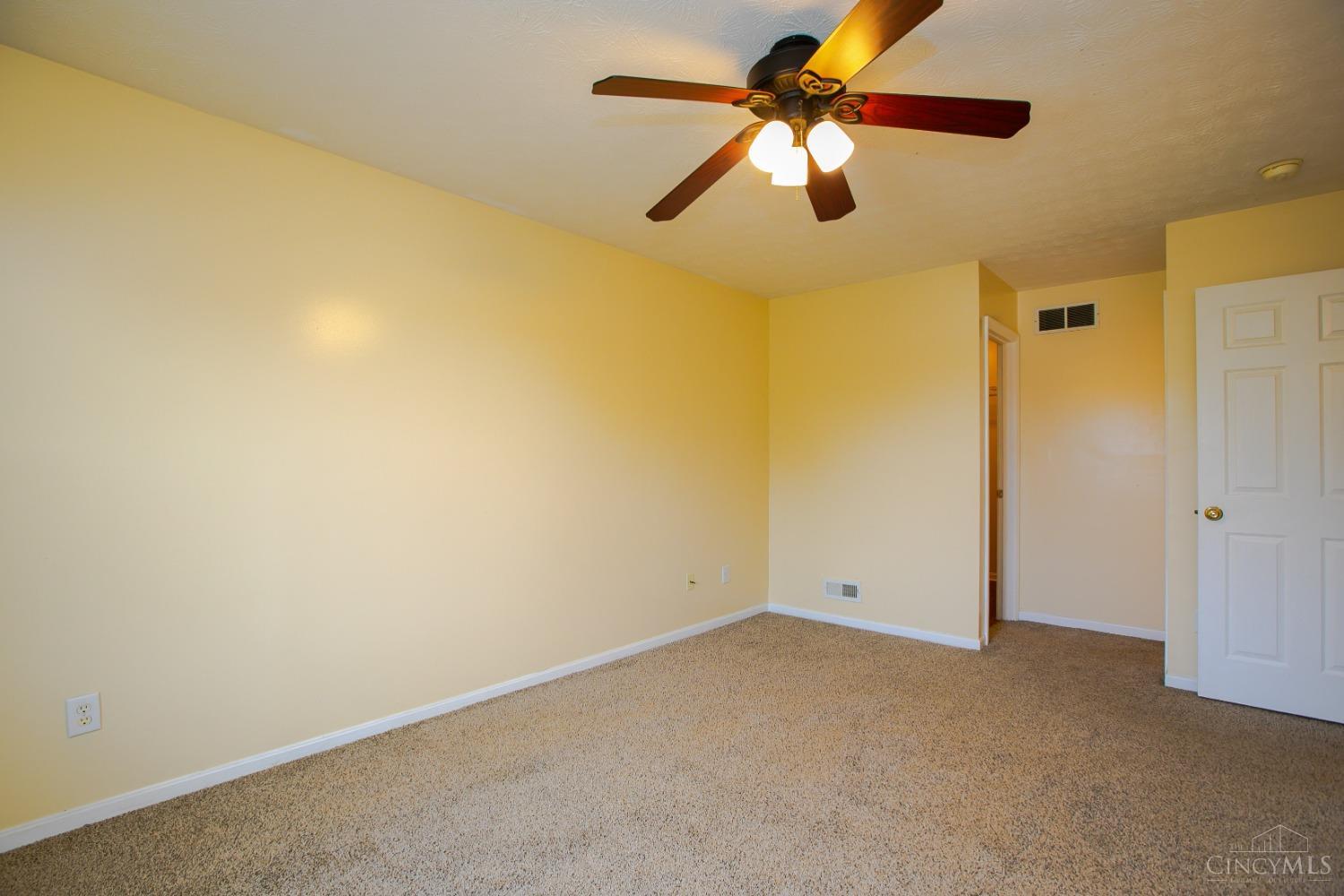 5570 Wanda Way, Fairfield Twp, Ohio image 11