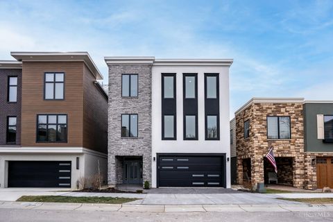 Photo of 5751 Sanctuary Place, Cincinnati, OH 45230 (MLS # 1869546)