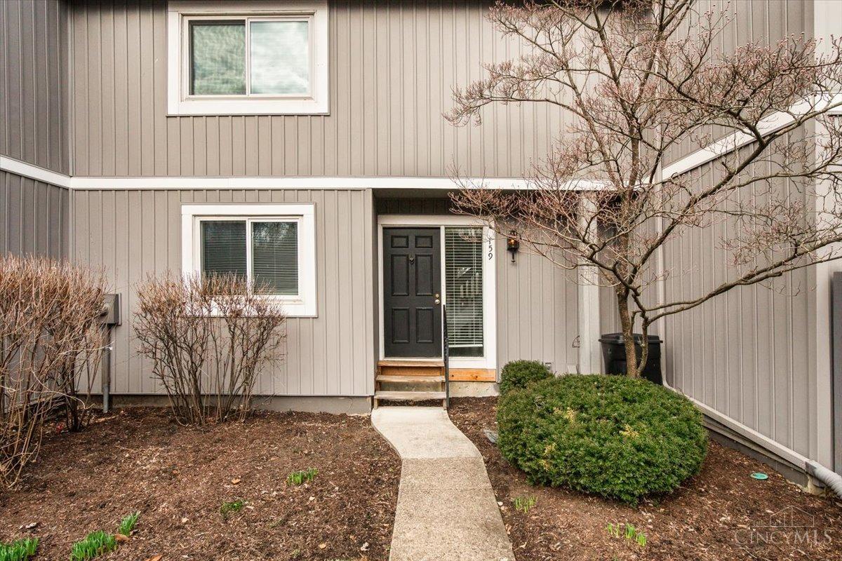159 Twin Lakes Drive, Fairfield, Ohio image 1