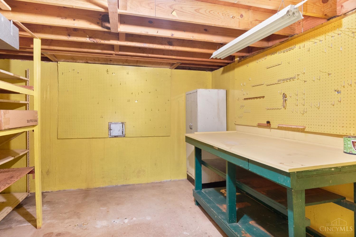 3995 Thimbleglen Drive, Colerain Twp, Ohio image 36