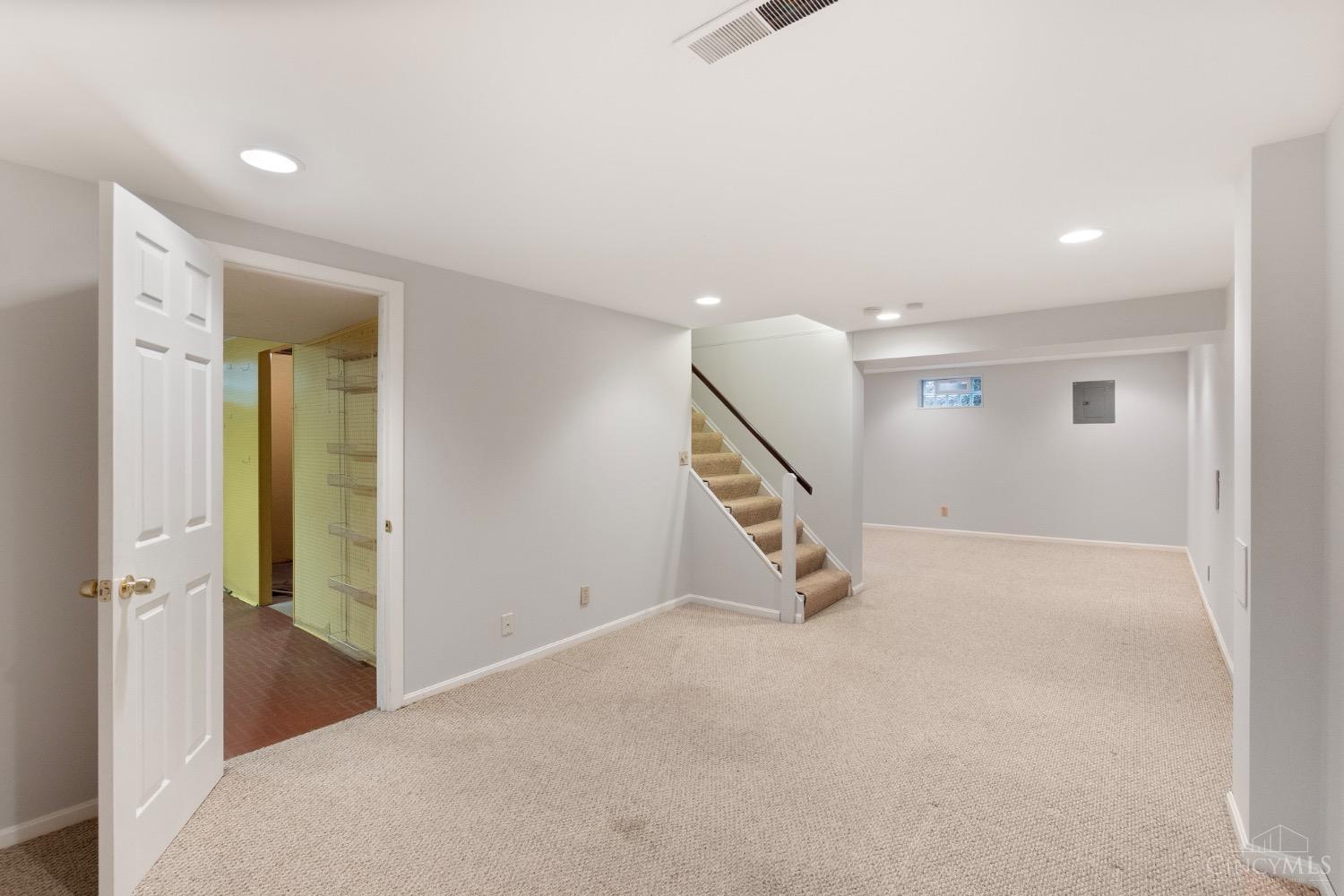 3995 Thimbleglen Drive, Colerain Twp, Ohio image 34