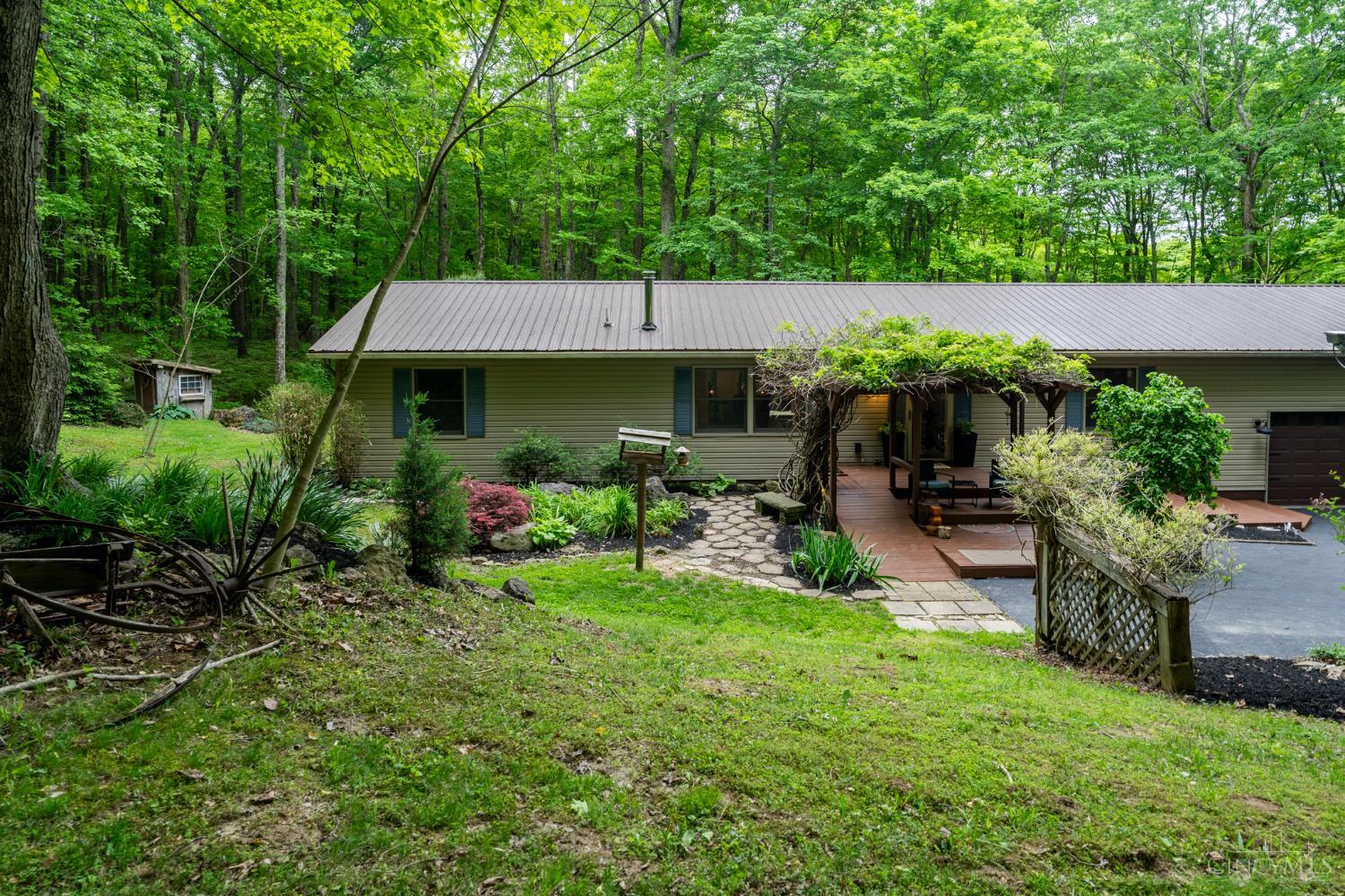 4724 Bennington Road, Washington, Ohio image 2