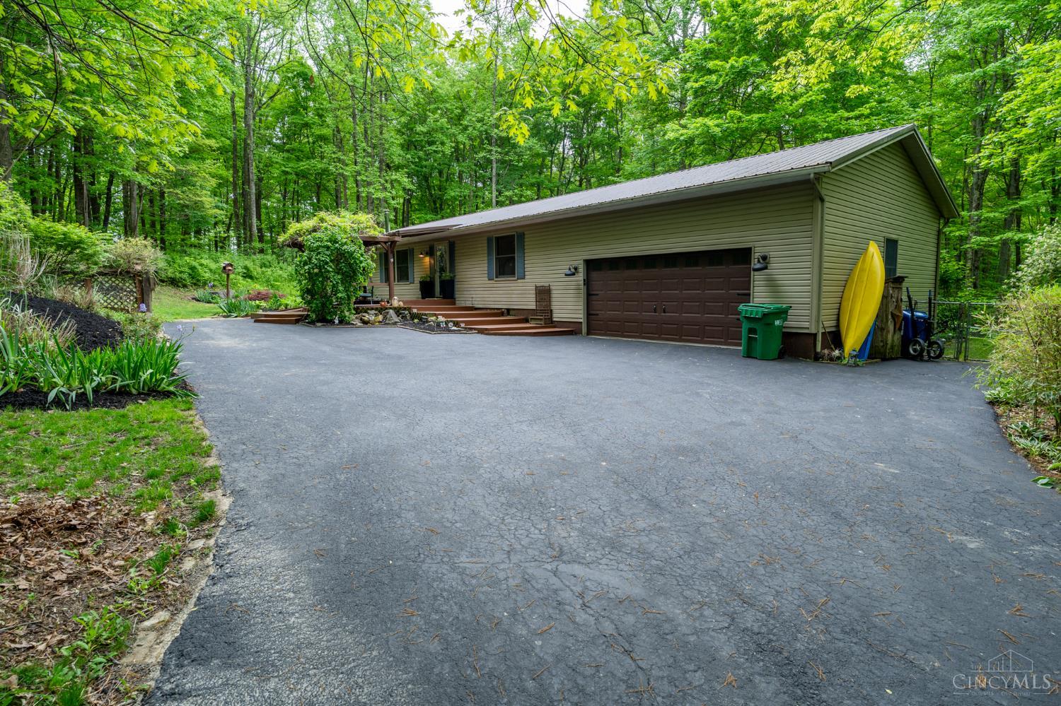 4724 Bennington Road, Washington, Ohio image 1