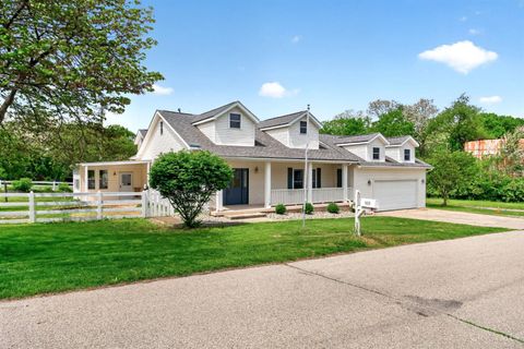 Photo of 4831 Rockdale Road, Liberty Township, OH 45011 (MLS # 1876821)