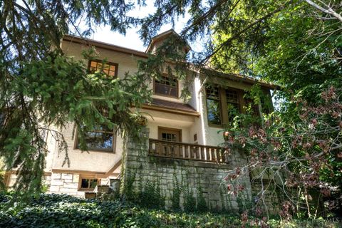 Photo of 6 Hedgerow Lane, Cincinnati, OH 45220 (MLS # 1856577)
