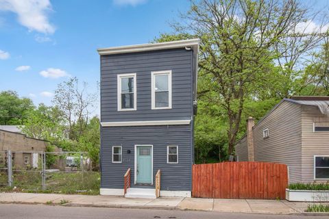 Photo of 4534 Kirby Avenue, Cincinnati, OH 45223 (MLS # 1875860)