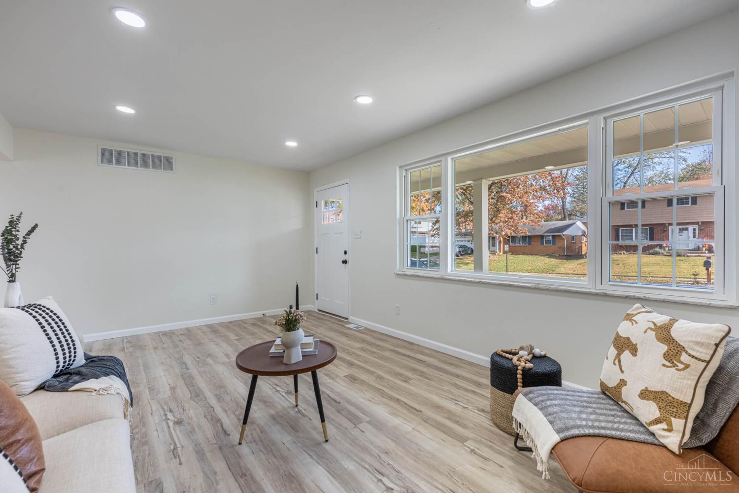 1747 Summithills Drive