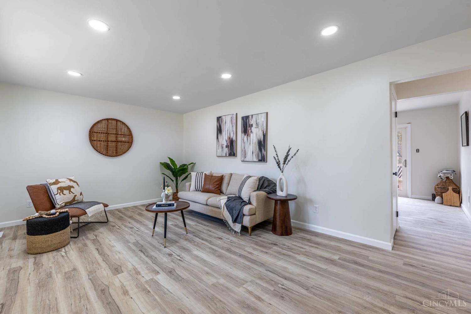 1747 Summithills Drive