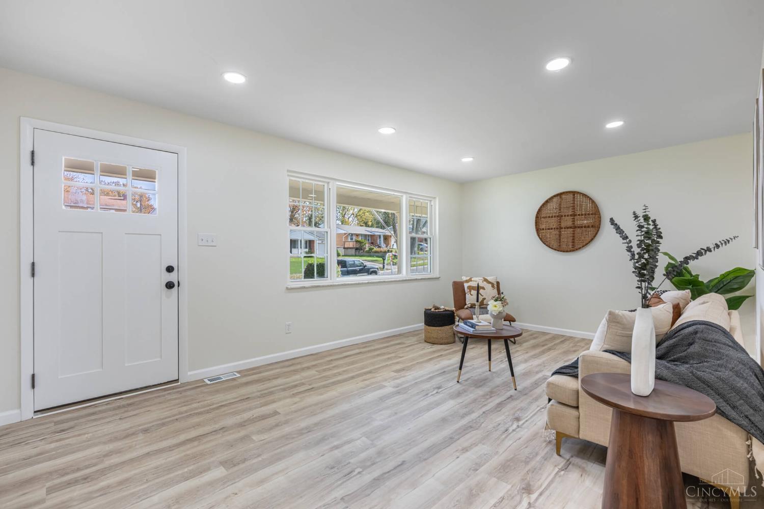 1747 Summithills Drive