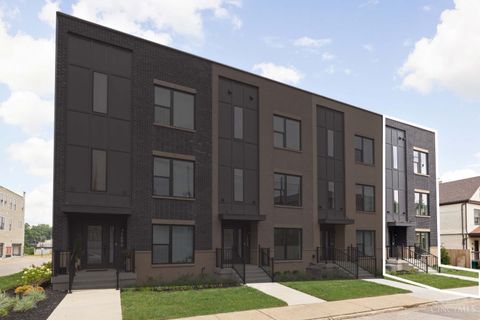 Photo of 1613 Everly Place, Cincinnati, OH 45206 (MLS # 1870007)