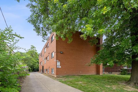 Apartment For Rent - 1522 Cedar Avenue<br/> Cincinnati, OH 45224