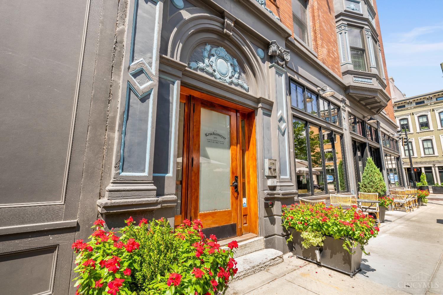 1501 Vine Street 302