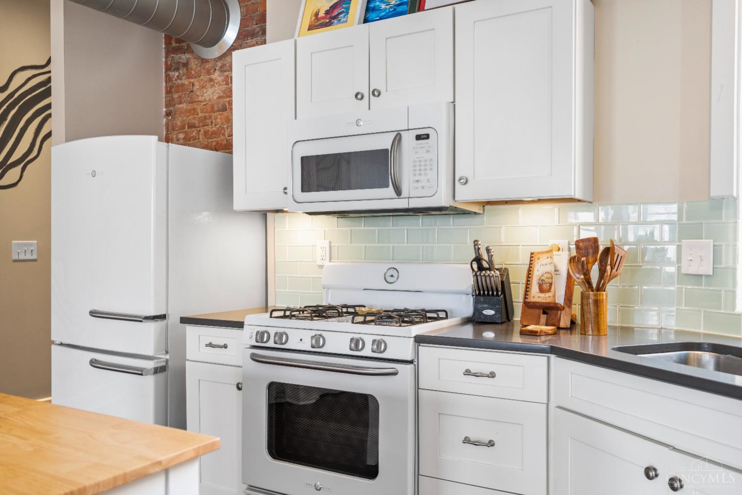 1501 Vine Street 302