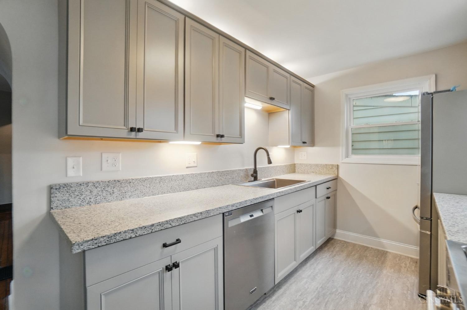 3232 Fairfield Avenue, Cincinnati, Ohio image 13